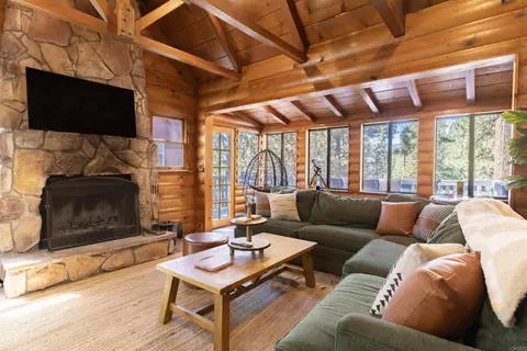 Living - 131 E Aeroplane Blvd, Big Bear City, CA 92314 photo 2 of 5