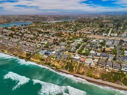 View/Area - 1660 Neptune Ave, Encinitas, CA 92024 photo 7 of 12