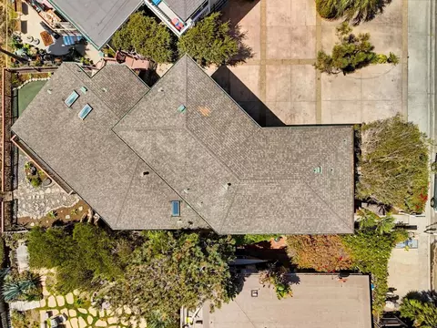 View/Area - 1660 Neptune Ave, Encinitas, CA 92024 photo 5 of 12