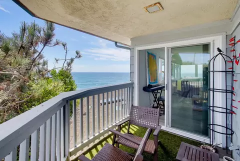 Exterior - 1660 Neptune Ave, Encinitas, CA 92024 photo 9 of 13