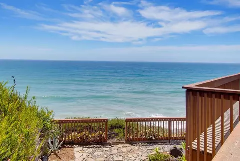 View/Area - 1660 Neptune Ave, Encinitas, CA 92024 photo 2 of 12