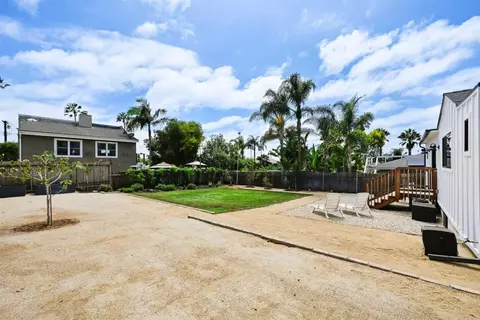 Exterior - 1319 Knowles Ave, Carlsbad, CA 92008 photo 6 of 15