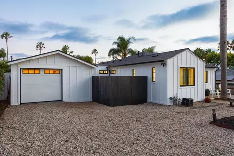 Exterior - 1319 Knowles Ave, Carlsbad, CA 92008 photo 10 of 15