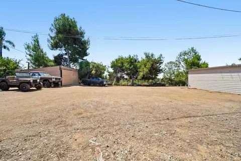 Exterior - 2020 Winterwarm Dr, Fallbrook, CA 92028 photo 16 of 18