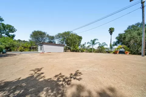 Exterior - 2020 Winterwarm Dr, Fallbrook, CA 92028 photo 14 of 18