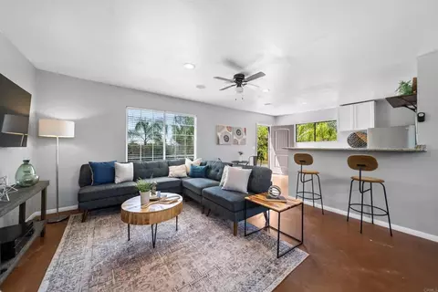 Living - 2020 Winterwarm Dr, Fallbrook, CA 92028 photo 7 of 9