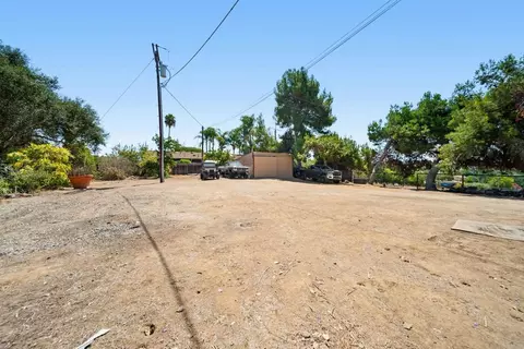 Exterior - 2020 Winterwarm Dr, Fallbrook, CA 92028 photo 18 of 18