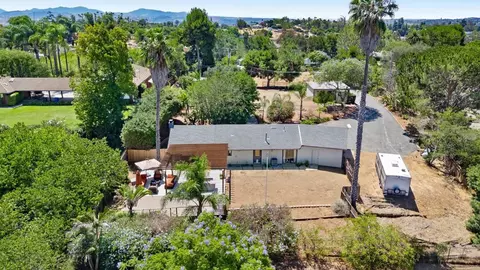 View/Area - 2020 Winterwarm Dr, Fallbrook, CA 92028 photo 2 of 9