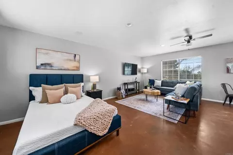 Bedroom - 2020 Winterwarm Dr, Fallbrook, CA 92028 photo 7 of 7
