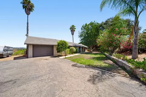 Exterior - 2020 Winterwarm Dr, Fallbrook, CA 92028 photo 1 of 18