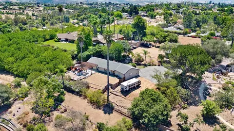View/Area - 2020 Winterwarm Dr, Fallbrook, CA 92028 photo 8 of 9