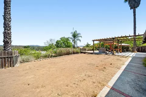 Exterior - 2020 Winterwarm Dr, Fallbrook, CA 92028 photo 8 of 18