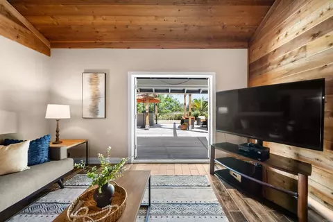 Living - 2020 Winterwarm Dr, Fallbrook, CA 92028 photo 6 of 9