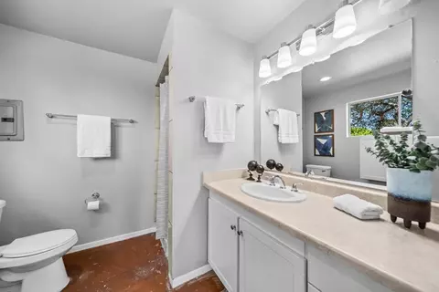 Bath - 2020 Winterwarm Dr, Fallbrook, CA 92028 photo 5 of 5