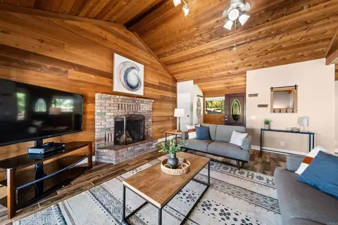 Living - 2020 Winterwarm Dr, Fallbrook, CA 92028 photo 1 of 9