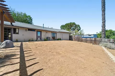 Exterior - 2020 Winterwarm Dr, Fallbrook, CA 92028 photo 9 of 18