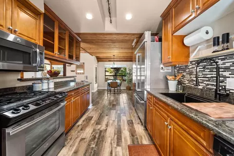 Kitchen - 2020 Winterwarm Dr, Fallbrook, CA 92028 photo 1 of 5