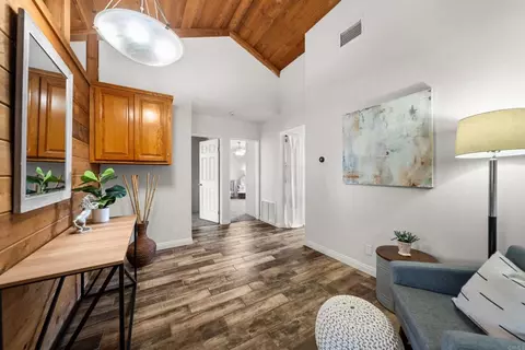 Entry Way - 2020 Winterwarm Dr, Fallbrook, CA 92028 photo 4 of 4