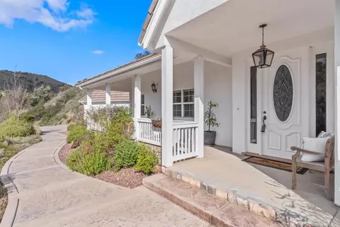 Exterior - 45562 La Cruz Dr, Temecula, CA 92590 photo 11 of 18
