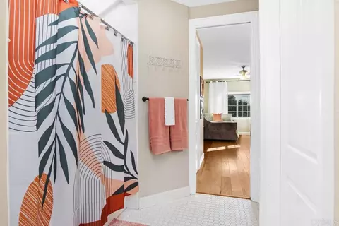 Bath - 45562 La Cruz Dr, Temecula, CA 92590 photo 3 of 3