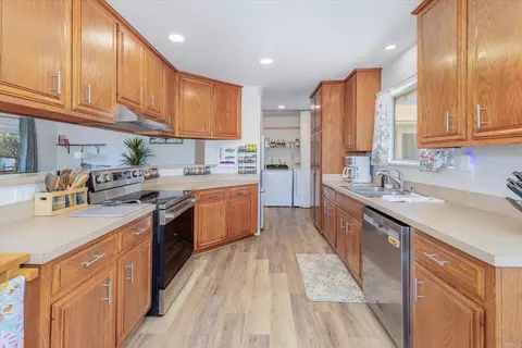 Kitchen - 1977 Rowley Ave, Ramona, CA 92065 photo 2 of 2