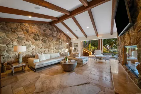 Living - Undisclosed, Encinitas, CA 92024 photo 1 of 2