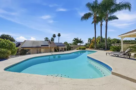 Exterior - 929 Pepper Tree Ln, Fallbrook, CA 92028 photo 8 of 16