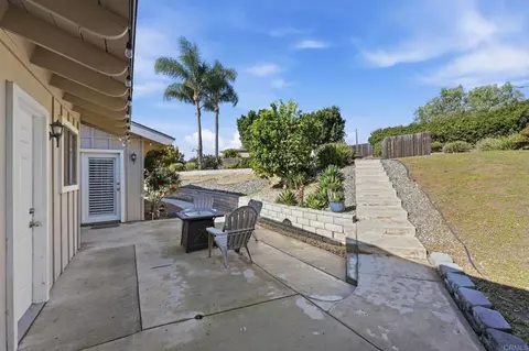 Exterior - 929 Pepper Tree Ln, Fallbrook, CA 92028 photo 4 of 16