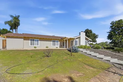 Exterior - 929 Pepper Tree Ln, Fallbrook, CA 92028 photo 12 of 16