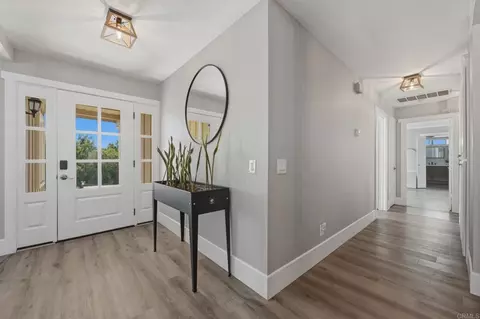 Entry Way - 929 Pepper Tree Ln, Fallbrook, CA 92028 photo 3 of 3