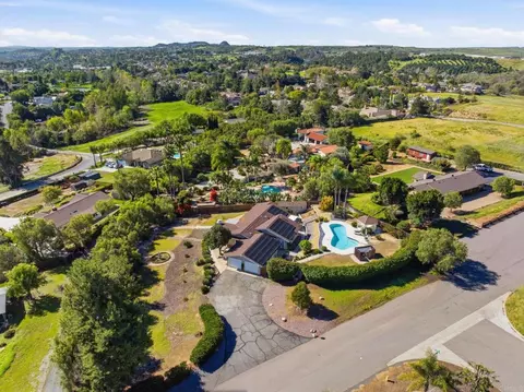 View/Area - 929 Pepper Tree Ln, Fallbrook, CA 92028 photo 10 of 11