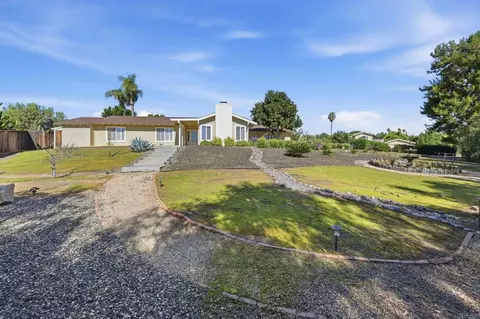 Exterior - 929 Pepper Tree Ln, Fallbrook, CA 92028 photo 11 of 16