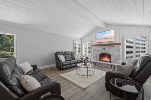 Living - 929 Pepper Tree Ln, Fallbrook, CA 92028 photo 1 of 5