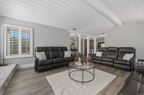 Living - 929 Pepper Tree Ln, Fallbrook, CA 92028 photo 4 of 5