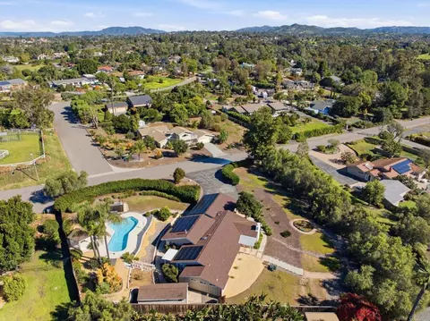 View/Area - 929 Pepper Tree Ln, Fallbrook, CA 92028 photo 1 of 11