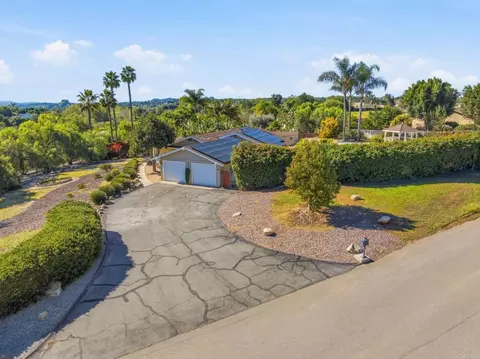 View/Area - 929 Pepper Tree Ln, Fallbrook, CA 92028 photo 2 of 11