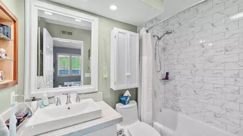 Bath - 6854 Maple Leaf Dr, Carlsbad, CA 92011 photo 1 of 7