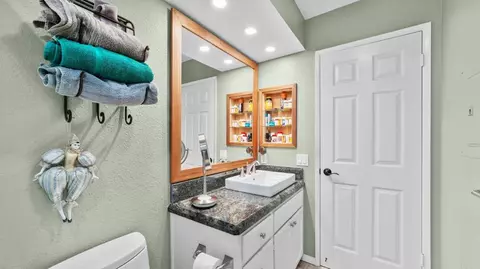 Bath - 6854 Maple Leaf Dr, Carlsbad, CA 92011 photo 4 of 7