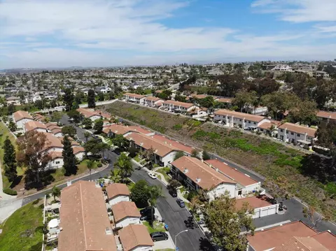 View/Area - 6854 Maple Leaf Dr, Carlsbad, CA 92011 photo 3 of 5