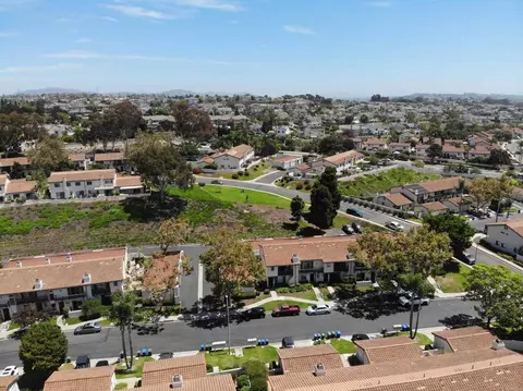 View/Area - 6854 Maple Leaf Dr, Carlsbad, CA 92011 photo 1 of 5