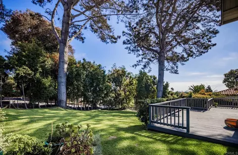 Exterior - 279 Hillcrest Dr, Encinitas, CA 92024 photo 4 of 9