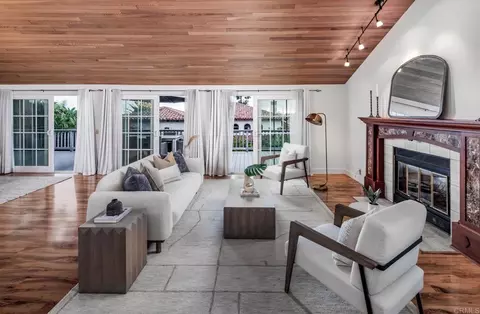Living - 279 Hillcrest Dr, Encinitas, CA 92024 photo 2 of 3