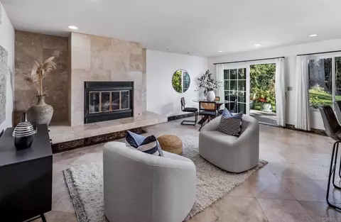 Living - 279 Hillcrest Dr, Encinitas, CA 92024 photo 3 of 3