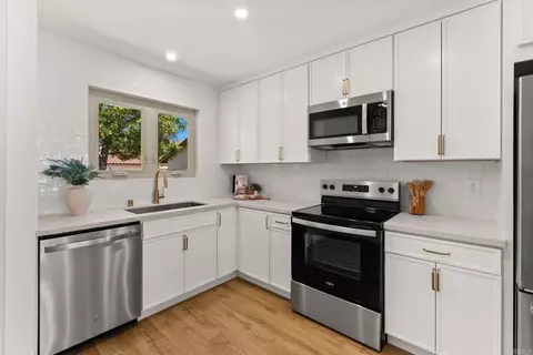 Kitchen - 363 Orwell Ln, Encinitas, CA 92024 photo 1 of 3