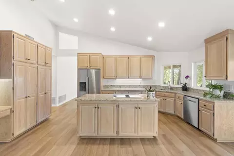 Kitchen - 16220 Wikiup Rd, Ramona, CA 92065 photo 3 of 5