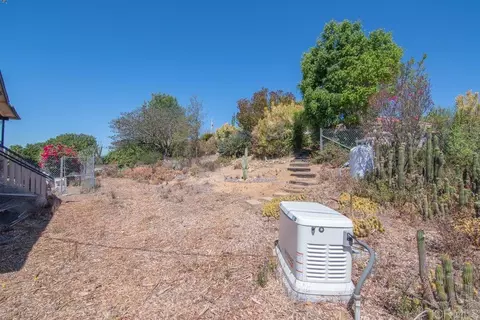 Exterior - 5741 Rainbow Heights Rd, Fallbrook, CA 92028 photo 6 of 18