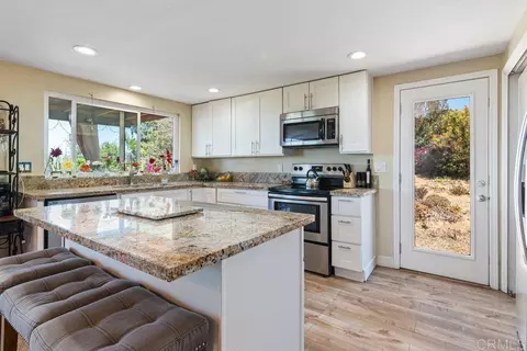 Kitchen - 5741 Rainbow Heights Rd, Fallbrook, CA 92028 photo 1 of 2