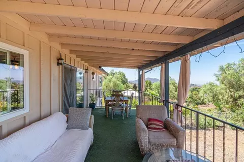 Exterior - 5741 Rainbow Heights Rd, Fallbrook, CA 92028 photo 3 of 18