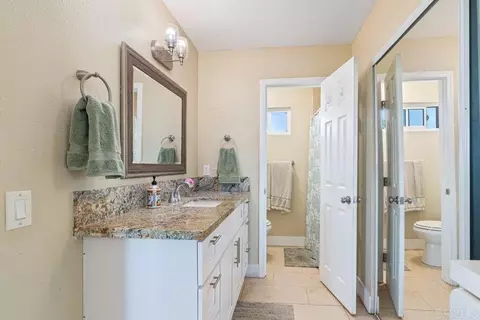 Bath - 5741 Rainbow Heights Rd, Fallbrook, CA 92028 photo 2 of 2