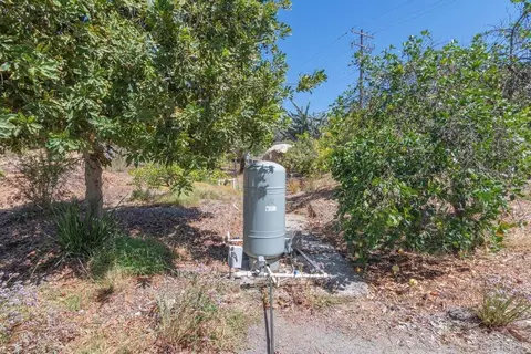 Exterior - 5741 Rainbow Heights Rd, Fallbrook, CA 92028 photo 5 of 18